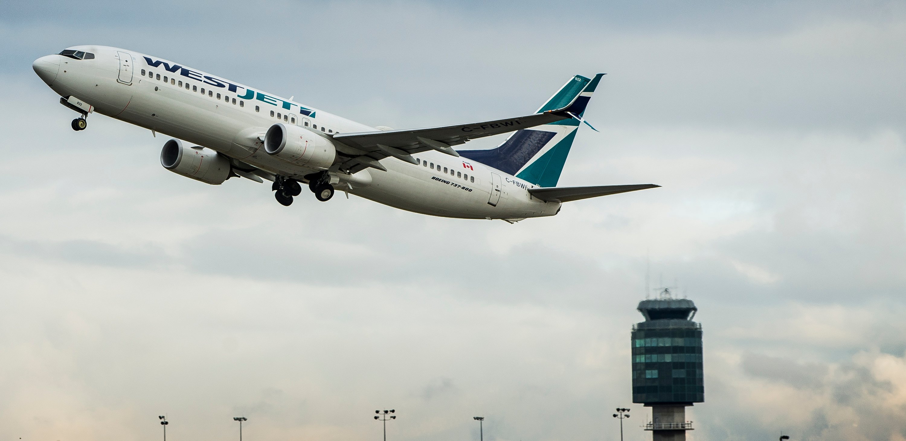 WestJet introduces its Dreamliner to Vancouver